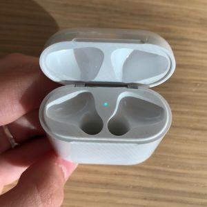 Apple Airpods First Generation Charging Case